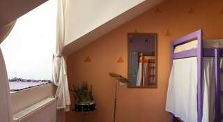 Гостиница Baby Lemonade Hostel Санкт-Петербург 4-местный смешанный дорм-2