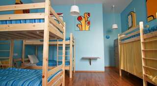 Гостиница Baby Lemonade Hostel Санкт-Петербург Двухместный номер с раздельными кроватями и общей ванной-2