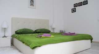 Гостиница Baby Lemonade Hostel Санкт-Петербург Двухместный номер с ванной комнатой -1